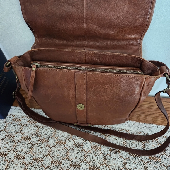 Rehard Italy Brown Leather Crossbody with Basket Weave Flap - Picture 9 of 16